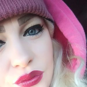 Meet your Posher, Larissa